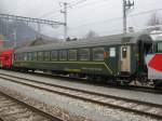 Bremsmesswagen (X 51 85 99-73 206-3) der SBB abgestellt in Martigny, 19.03.2011. Links am Zug ist der neue SZU Niederflurdoppelstockwagen (B 265) und rechts die Re 446 015 (Re 4/4 IV) der SOB.