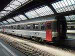 SBB - Personenwagen 1 Kl. Apm 61 85 10-90 204-1 im Hauptbahnhof von Zrich am 06.05.2009