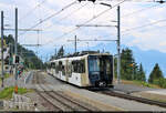 Im Bahnhof Rigi Staffel (CH) treffen die Arth-Rigi-Bahn (ARB) und die Vitznau-Rigi-Bahn (VRB) aufeinander und verlaufen parallel bis Rigi Kulm (CH). Zeitgleich setzt sich Bhe 4/6 42  Victor Hugo  mit dem Steuerwagen 22, aus dem das Bild entstand, in Bewegung.

🧰 Rigi Bahnen AG
🚃 Arth-Goldau RB (CH) / Vitznau (CH)–Rigi Kulm (CH)
🕓 29.7.2023 | 12:46 Uhr