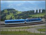 Ein Zug aus Arth-Goldau in voller Pracht in der Endstation Rigi-Kulm.