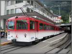 Der Bahnhof der Rigi-Bahn in Vitznau mit einem abfahrbereiten Zug, aufgenmommen am 22.07.2009.