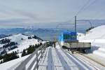 Pendel mit Triebwagen 14 bei Einfahrt in Rigi Kulm, 29.01.2014.