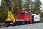 Tm 2/2 141 mit dem ARGE Fahrweg Diagnose-Zug in Riedholz am 20. Oktober 2022.
Ein sehr seltener Dienstzug bei Aare Seeland mobil.
Foto: Walter Ruetsch