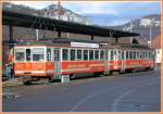 ASm Be 4/4 302 und 104 im Schmalspurbahnhof von Niederbipp. Sie bedienen gemeinsam die Strecke Solothurn-Nierbipp-Langenthal. (05.12.2006)