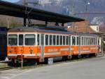 Triebwagen 2 Kl. Be 4/4  301 + Steuerwagen 2 Kl. Bt  .. im Bahnhof von Niederbipp am 06.04.2007