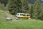 Begleitfahrzeug und der Transport mit dem Be 4/6 101  Eiger  der am 13.5.24 letzte Meter auf die Winteregg zurücklegt.