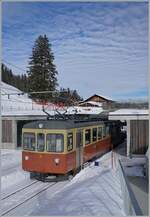 Der BLM Be 4/4 31  Lisi  (ex Bipperlisi) verlässt als R66 die Station Winteregg in Richtung Mürren.