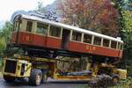 BLM Bergbahn Lauterbrunnen-Mürren: CFe2/4 11 (SIG/MFO 1913), Taltransport Winteregg-Lauterbrunnen mit dem Spezialtransporter  Castor und Pollux , Alpwegwald, Lauterbrunnen, 24.