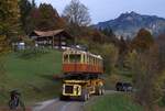 BLM Bergbahn Lauterbrunnen-Mürren: CFe 2/4 11 (SIG/MFO 1913), Taltransport Winteregg-Lauterbrunnen mit dem Spezialfahrzeug  Castor und Pollux , Abgabe des Triebwagens an das Verkehrshaus der