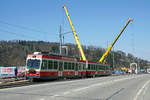 Die Fahrzeuge der Waldenburgerbahn verlassen ihre Heimat  während dem grössten Umbruch ihrer erfolgreichen Geschichte.
Mit grosser Wehmut erlebte ich am 8. April 2021 den sehr effizienten Verlad bei Bad Bubendorf, begleitet mit sehr vielen Fotografen von nah und fern sowie einem grossen Teil der ortsansässigen Bevölkerung. Für den Abtransport bis zum Auhafen bei Hüningen, wo die Waldenburgerli verschifft werden, standen zwei Sattelschlepper im permanenten Einsatz.
Ein weiteres Kapitel der Schweizer Bahngeschichte ist damit beendet.
Impressionen vom 8. März 2021.
Foto: Walter Ruetsch 