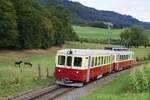 CJ La Traction Chemins de fer du Jura: Ct4 702 + CFe 4/4 601 ( train des horlogers ), Vormittagszug Glovelier-Pré-Petitjean, Glovelier, 8. September 2024.