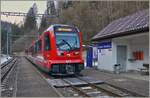 Der neune CJ ABe 4/12 672 ist von La Chaux de Fonds in Combe Tabeillon angekommen. Der Bahnhof Combe Tabeillon liegt im  hintersten Chrachen  d.h. weit weg vom Schuss und ist ein Spitzkehrbahnhof, wie sie im Jura immer wieder anzutreffen sind, 
So wird der Zug, nach dem der Lokführer den Führerstand gewechselt hat gleich nach Glovelier weiter fahren. 

13. Januar 2025   