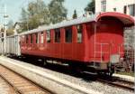 Olteimer Personenwagen B  721 im Bahnhofsareal in Saignelegier im Juni 1984 ( Wagen ist heute im Besitz von denn Dampfbahn La Traction )