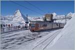 Der Bahnhof Gornergrat, 3089 müM mit dem von Zermatt her angekommenen GGB Bhe 4/6 3081 mit einem weiteren Triebzug. Im Hintergrund das Matterhorn, welches auch die Grenze zu Italien markiert; dahinter liegt das Aostatal. 

27. Februar 2014