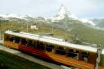 MGB GGB - Regionalzug 225 von Zermatt nach Gornergrat am 29.06.2007 in Riffelberg mit Bhe 4/8 3053 + Bhe 4/8 3051, Teilzug - Hinweis: Blick Matterhorn

