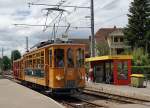 BLT PowerDay: Tag der offenen Tr, Depot Hslimatt, Oberwil. Ce 2/4 12 (1916) und C 2 41 (1916) als Extrafahrt mit dem Oldtimertram auf der Haltestelle Ettingen am 22. Juni 2013. 
Foto: Walter Ruetsch