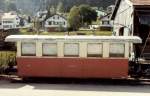 Alter Personenwagen B 16 der CMN im Bahnhofsareal von Les Ponts de Martel im Juni 1984