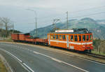 TB: Der BDe 4/4 6 mit einem Güterzug auf der Fahrt nach Trogen im Jahre 1982.
Erkennbar sind die Güterwagen L 51, L 55, Gk 32 und eventuell Gk-v 36.
Foto: Walter Ruetsch