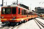 213 BDhe 4/8, 214 BDhe 4/8 der JungFrauBahn (JB) auf Bahnhof Kleine Scheidegg am 29-07-1995.