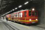 Der BDhe 2/4 Pendel 208 verlsst soeben Jungfraujoch-Top of Europe, die hchste Bahnstation Europas, 3454 m. . M., 29.04.2014.