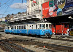 Fahrzeuge der MOB mit alten und neuen Anstrich.
ABDe 8/8 4004  FRIBOURG  in Montreux am 18. Januar 2019.
Foto: Walter Ruetsch 