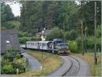 Autour de la voie ferrée / Rund um die eiserne Bahn (Herbstevent 2024) - Die MOB Gm 4/4 2004 ist mit dem Reisezug 2067 nach Chaulin bei kurz nach der Abfahrt zwischen Blonay und der Haltestelle Chantemerle unterwegs.

8. Sept. 2004