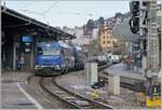 Die MOB Ge 4/4 8001 wartet mit dem allerersten planmässigen GoldenPass Express in Montreux nach Interlaken Ost auf die Abfahrt. 

11. Dezember 2022