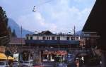 Ein unbekannter BDe 4/4 macht sich im Mai 1981 auf den Weg von Gstaad nach Zweisimmen