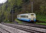 MOB: Einsam und verlassen warten zwei ABt auf einem Abstellgeleise der abgelegenen, auf 1080 m..M. liegenden Station Jor ihr weiteres Schicksal ab. Sie stammen von den Pendelzgen Be 4/4 5001 + ABt 5301 bis Be 4/4 5004 + ABt 5304 (1976). Nachdem die Be 4/4 in den Jahren 2004 bis 2006 grundlegend modernisiert und mit je zwei neuen Niederflursteuerwagen versehen wurden, konnten die alten ABt ausrangiert und im Walde abgestellt werden. Die Aufnahme ist am 10. Mai 2013 in Jor entstanden.
Foto: Walter Ruetsch  