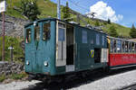 He 2/2 61 wartet am 31.08.2024 an der Bergstation Schynige Platte auf die nächste Abfahrt.