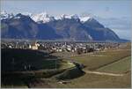 Beim Château d'Aigle ist ein ASD BDe 4/4 mit Bt (ex BLT) auf der Fahrt nach Aigle.