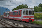 Ein ex-BLT-Zug der TPC/AOMC erreicht am 19. Juni 2016 die Haltestelle En Châlex, welche direkt beim Depot liegt.