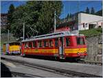 Und noch ein  Flèche , der meterspurige BVB BDeh 2/4 25 wartet in Villars sur Ollon auf seinen nächsten Einsatz.