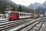 Zur meiner Freude stand heute in Montbovon ein alter Be 4/4 Pendel für meine Weiterreise nach Bulle bereit. Bt 252, Bt 253 (noch in Orange) und Be 4/4 151, 20.12.2013.