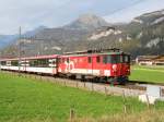 Zentralbahn - Einfahrt im Bf. Meiringen - Interegio zug von Interlaken nach Luzern. - De 110 022-1 - 14-10-2012