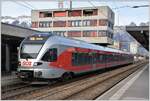 S4 (die rund um den Säntis S-Bahn) mit 526 053-4 nach St.Gallen in Buchs SG. (23.11.2017)