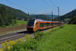 RABe 526 207 Traverso der SOB fährt Richtung Bahnhof Gelterkinden. Die Aufnahme stammt vom 25.08.2021.