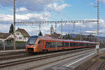 RABe 526 220 Traverso der SOB durchfährt den Bahnhof Rupperswil. Die Aufnahme stammt vom 07.02.2022