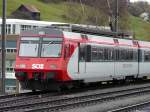 SOB - Triebwagen mit Gepckabteil RBDe 4/4  076 im Bahnhof von Herisau am 11.11.2007