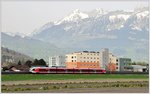 S4 23450 mit einem 526er Flirt bei Buchs SG. (05.04.2016)