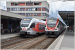 S4 mit 526 053-4 nach St.Gallen und RE nach Chur mit 511 018 in Buchs SG. (03.10.2016)