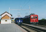 RM/SOB: Eher einmalige Zugskreuzung in Oberdorf zwischen dem  Gänsbrunnen-Zug  mit dem De 4/4 267 Pendel und dem ABe 526 290-2, ehemals SOB, des Vereins Tunnelkino in Lommiswil am 22. August 2001.
Foto: Walter Ruetsch