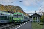 In Boltigen kreuzen sich ein RE nach Zweimmen und ein Regionalzug nach Bern. Der RE verkehrte damals noch mit zwei BLS EW I/II.

22 Okt. 2019