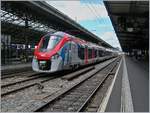 Der SNCF Z 31503 M (UIC 94 87 0031 503-9 F-SNCF) Coradia Polyvalent régional tricourant zeigt sich seit dem 10. April 2019 als erster in der gelungen LÉMAN EXPRESS Farbgebung bei Probefahrten mit dem Z 31501 in SNCF blaugrau in Lausanne.

Bilder, welche einen Z 31500 in diesen Farben unter einem blauen Bahnhofhalle zeigen, sind  nur  Fotomotagen, siehne auch: https://lemanexpress.ch/


29. April 2019