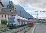 In Villeneuve werden die beiden Stuttgarter S-Bahn Triebwagen 430 236 und 727 langsam ins Alstom Werk Villeneuve rangiert, während der rechts im Bild zu sehende Eem 923 030-1 das normale