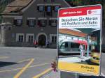 Die Rhtische Bahn und die Schweizer Post vermarkten als Zubringer die Vinschgaubahn im Sdtirol, hier am Bahnhof in Zernez. (05.10.2005)