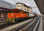 Ge 3/3 215 bei Rangierarbeiten im Bahnhof Samedan.