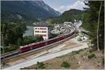 RE1157 nach St.Moritz mit ABe 8/12 3510 verlässt Reichenau-Tamins, während 5757 mit Ge 4/4 II 621  Felsberg  nach Ilanz noch warten muss. im Vordergrund ist schon das Trasse für das zweite Gleis bis zur neuen Rheinbrücke zu erkennen. (23.06.2017)