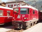 Ge 4/4 617 mit einem RegioExpress nach Disentis in klosters-Platz.