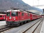 RhB - Ge 4/4 vor Schnellzug im Bahnhof Chur am  01.01.2010  ..